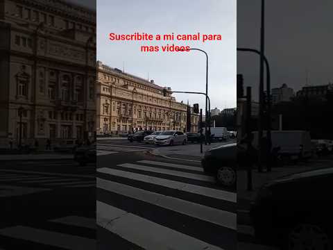 Teatro Colon desde la Av 9 de Julio. Buenos Aires, Argentina.