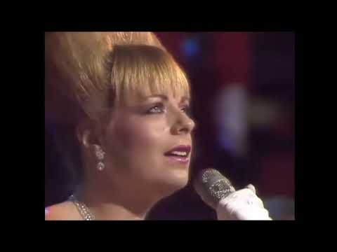 Newcastle Gigs - Mari Wilson & The Wilsations - The Tube TV Show - 1982