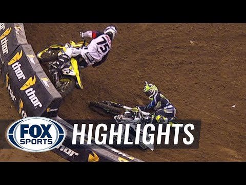 Ryan Villopoto Goes Down in Heat 1 - Houston Supercross 2014