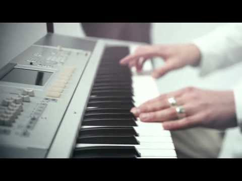 Darkwood Dub feat. Bisera Veletanlić - Nešto sasvim izvesno OFFICIAL [HQ]