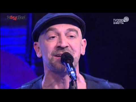 Revolution. I Perturbazione cantano "Everest"