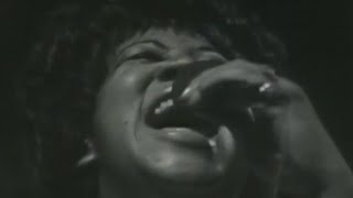 Aretha Franklin - Bridge Over Troubled Water - 3/5/1971 - Fillmore West (Official)