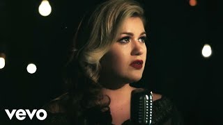 Kelly Clarkson – Wrapped in Red (Official Video)