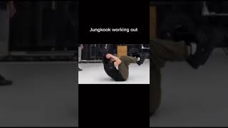 Download lagu Jungkook making unholy sounds while doing exercises 👁️👄👁️....🌚#bts #shorts #jungkook #jungkooklive mp3