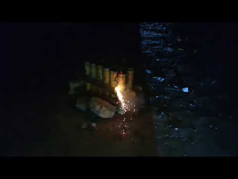 Wizard fireworks 3‘’ shell test-Brocade to red/green pearls