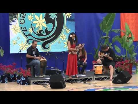 Sabrina Laughlin performing  'Te Vai Nui' at Te Ori Here 2014