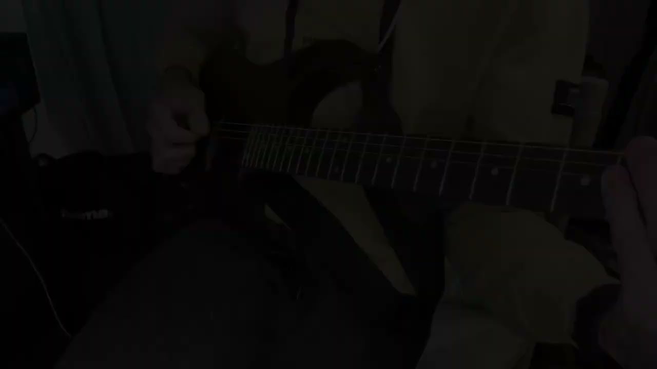Roberto Barlocci playing the Just A Girl intro riff by No Doubt on electric guitar