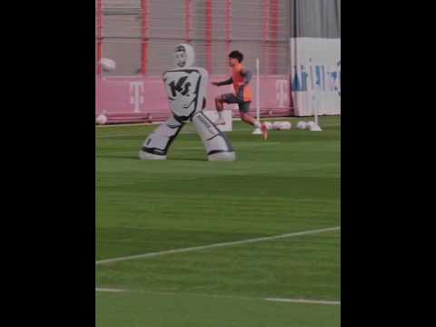 Maycon Douglas Cardozo scored an ACROBATIC goal at Bayern's training session