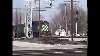 preview picture of video 'BN coal train Fostoria, Ohio - 1999'