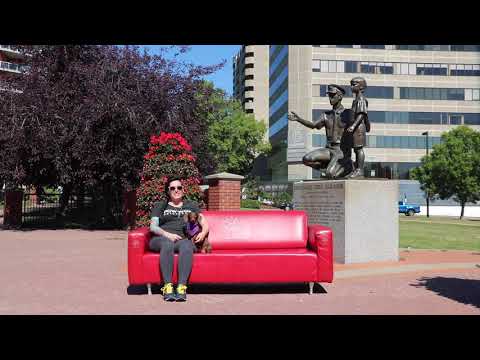 Red Couch Tour - Lisa May