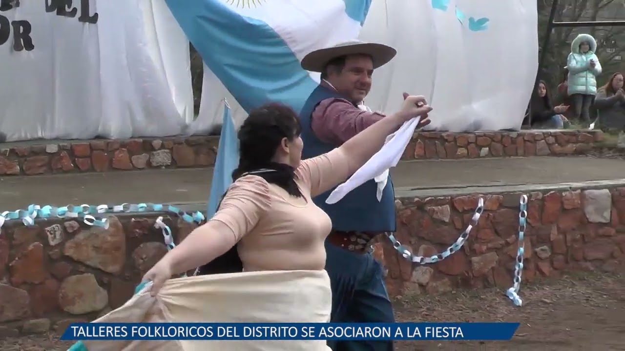ACTO Y PROMESA A LA BANDERA DE LAS ESCUELAS DEL DISTRITO 7   TALLERES FOLKLORICOS DEL DISTRITO 1