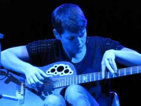13/15 Kaki King - Playing With Pink Noise @ Livorno Rock Village, Livorno, Italy (07/07/2012)
