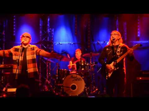 Video thumbnail for Mare Tranquilitatas - A Man in the Crowd (Live)