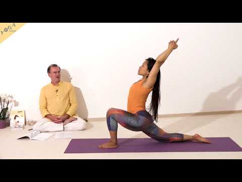 Halbmond mit Vayu Mudra - Yoga Asana Lexikon