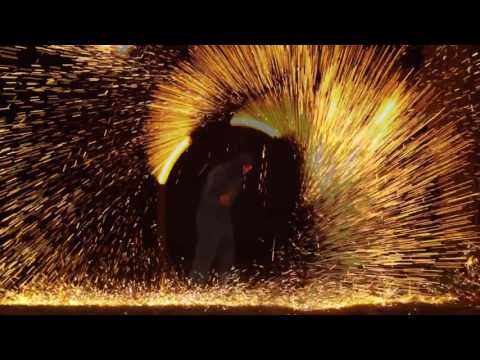 Flaming Wire Wool In 4K Slow Mo - The Slow Mo Guys русский перевод и озвучка
