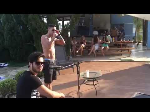 MC Jerry Smith cantando sertanejo