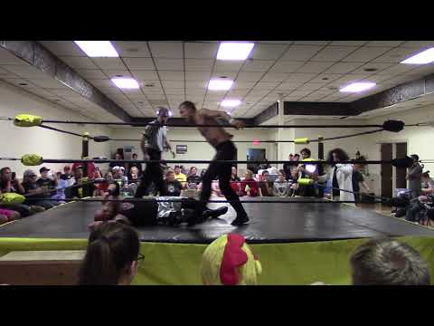 9/8/2018: Bill Vaux (c) vs. Frank Jaeger (IWE Livewire Title - Fairfield, ME)