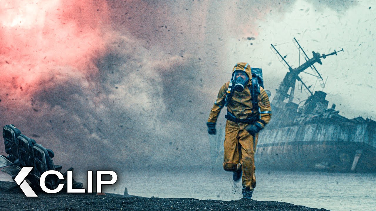 Running From The Lightning Storm Scene - GREENLAND 2: MIGRATION (2026) Gerard Butler