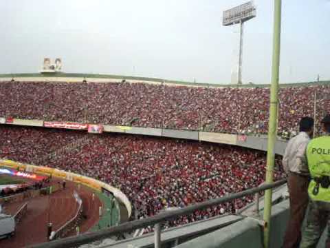 Perspolis vs Gostaresh Foolad Tabriz, racist Persians insulting Azerbaijani Turks!