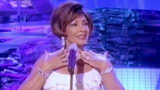Video thumbnail of "Shirley Bassey - Diamonds Are Forever / GOLDFINGER (2002 Live)"