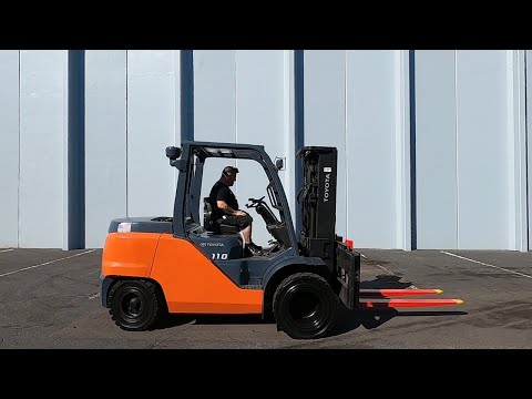 TOYOTA 8-Series 8FD50U 11,000lb Diesel #10240 - Forklift For Sale