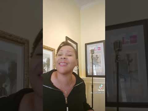 Redd Velvet sends a special message to Marvin Sapp.......