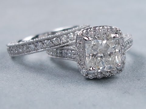 4.43 ctw Cushion Cut G SI3 Diamond Engagement & Wedding Ring Set - BigDiamondsUSA