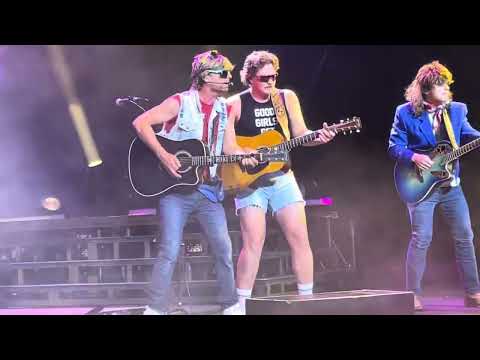 Dierks Bentley (Hot Country Knights)- Sold/Ain’t Going Down (Live)- Bethel Woods, Bethel, NY-8/16/25