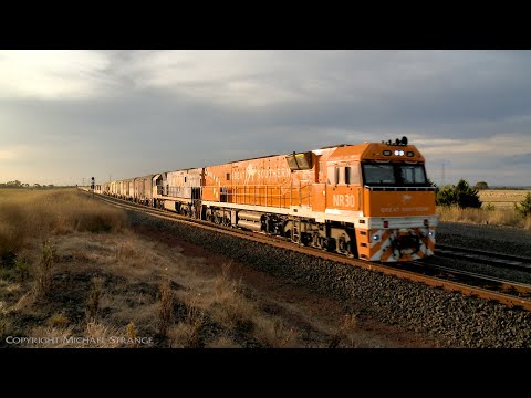5PM5 Freight Train Led By Australian Diesel Locomotive NR30 "Great Southern" (10/1/2021) - PoathTV