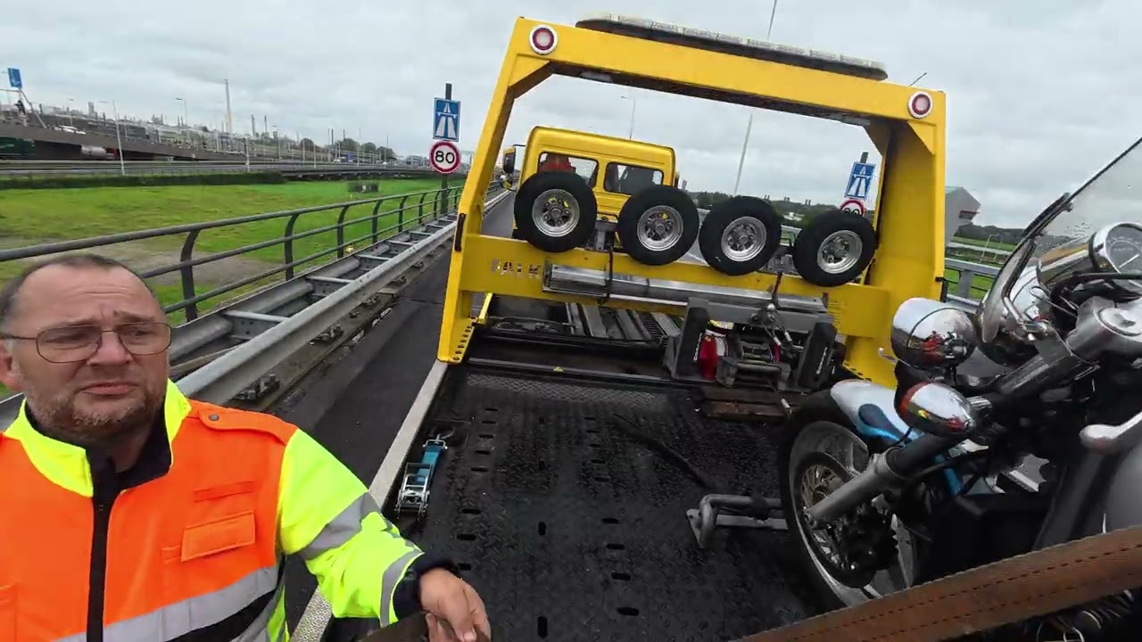 Dubbelen pech in botlektunnel motor stil gevallen in gevaarlijke bocht