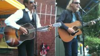 Alejandro Escovedo sings "Down in the Bowery"