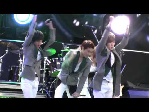 [Fancam] KMF 2011 UKISS - Bingeul Bingeul (20110430)