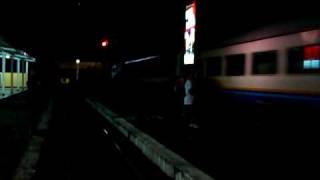 preview picture of video 'KA Sawunggalih melintas langsung Stasiun Bumiayu'