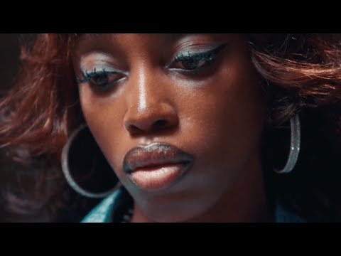 eee gee - Bad Person (OFFICIAL MUSIC VIDEO)