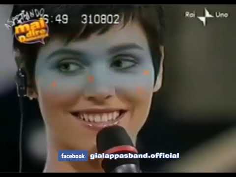 Two aspiring contestants for “Miss Italia Nel Mondo 2002”