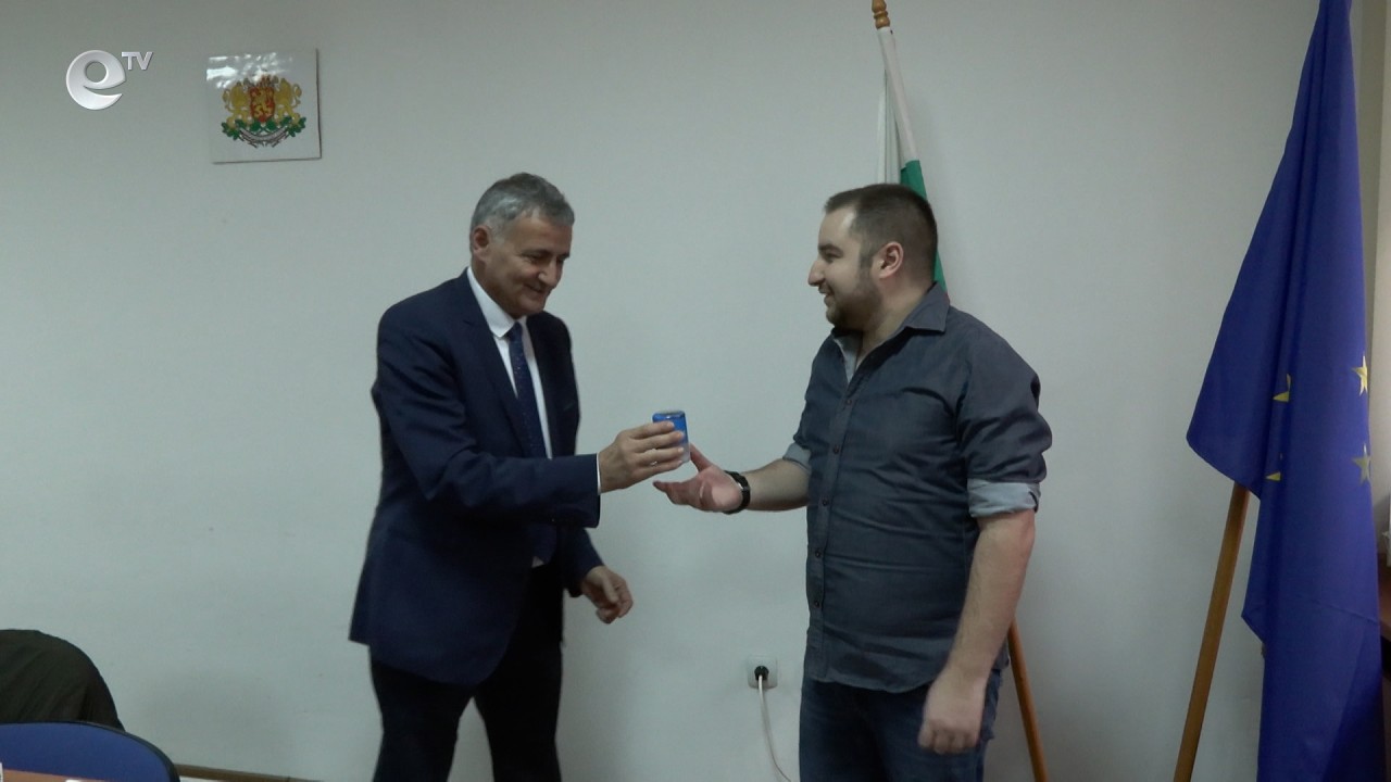 Областният управител на Смолян връчи печата на председателя на РИК