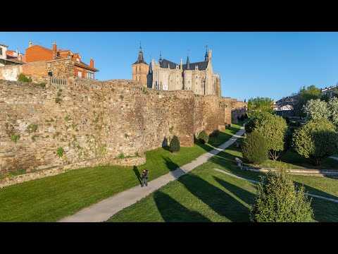 13 | Camino Francés Backwards | Astorga, The Gateway to the Meseta!