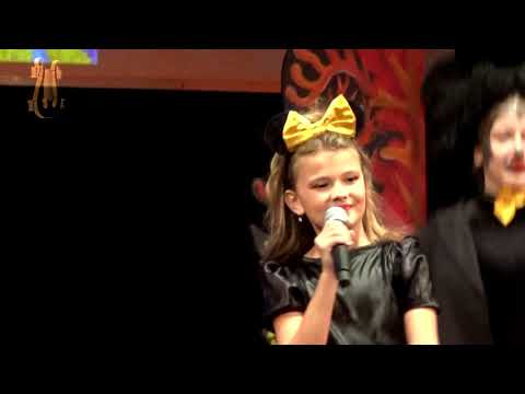 Veronika Munitic - Mickey Mouse Twist