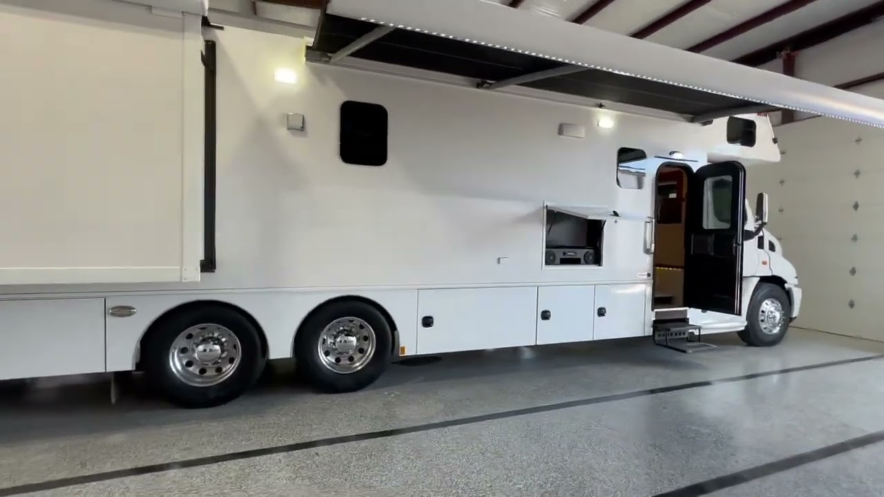 A photo of this 2019 Renegade CLASSIC 41CRW