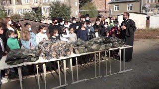 Դպրոցականները քողարկող ցանցեր են պատրաստում առաջնագծի կարիքների համար