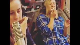 Kristel Aaslaid ja Marilyn Jurman Marshmallow challange Uunos