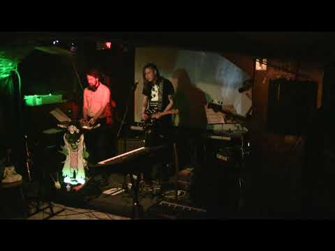Runabout - Runabout - Funeral Flowers