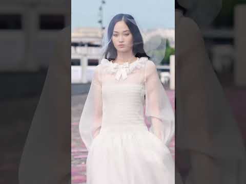 HyunJi Shin X CHANEL Fall-Winter 2023/24 Haute Couture Show | Fashion Show | Splengo Runway