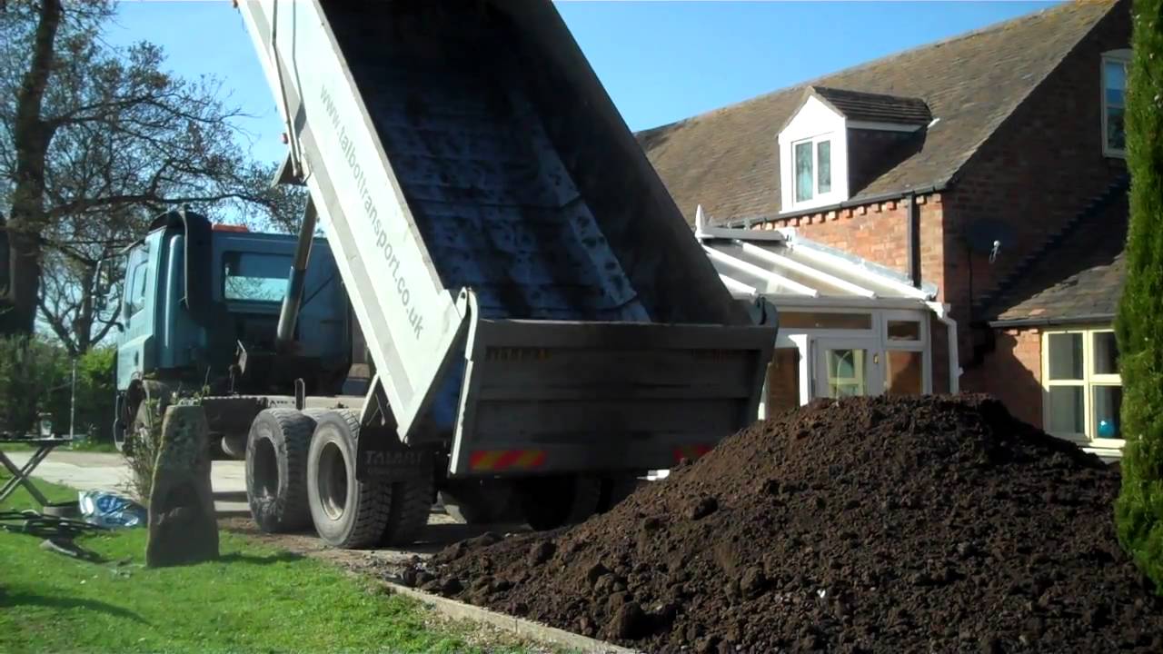 Watch video UNLOADING 10 TONS OF TOP SOIL !!!!!! Now UNLOADING 10 TONS OF TOP SOIL !!!!!!