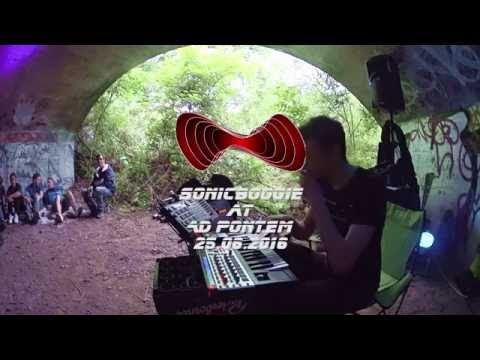 Sonic Boogie live @Ad Pontem (Moog Slim Phatty * Waldorf Pulse - Micro Q * MFB 522 * MPC 500)