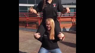 Download lagu Squat ,girls ,shoulder rides. mp3