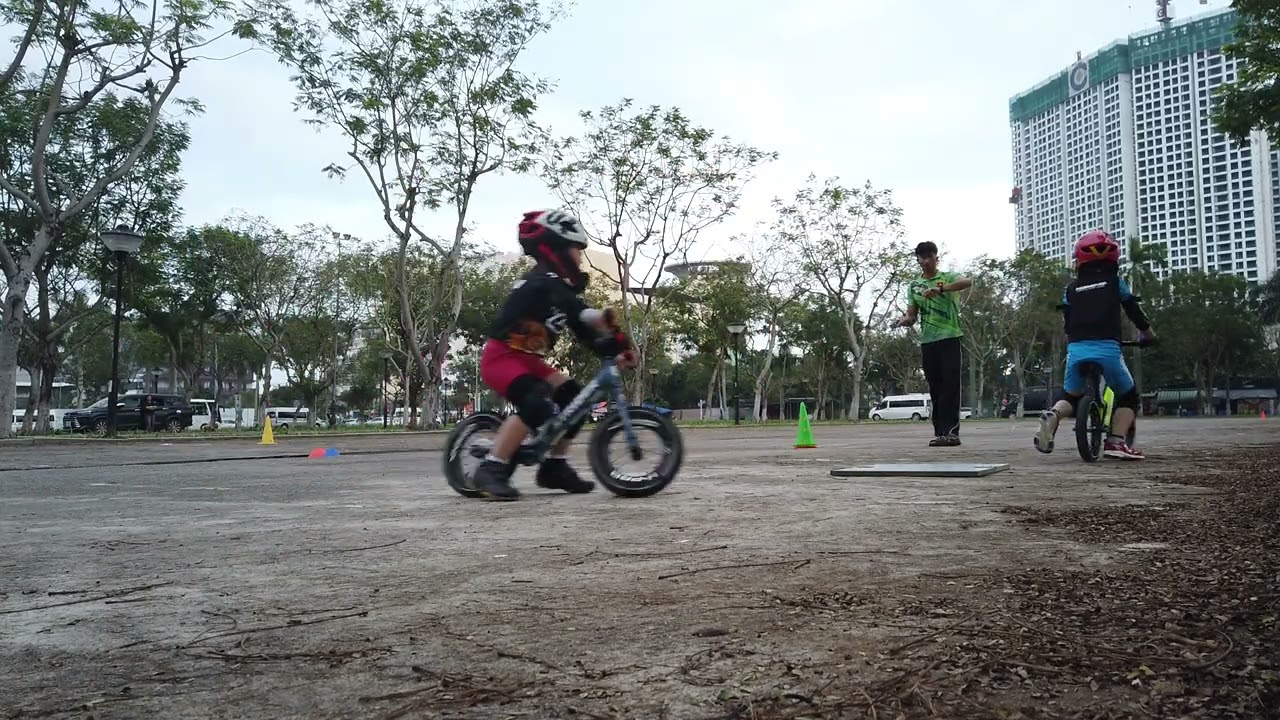 Cảm giác rất tuyệt vời theo bạn đi khắp nơi