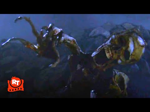 Starship Troopers 2 (2004) - Racing for the Outpost Scene | Movieclips