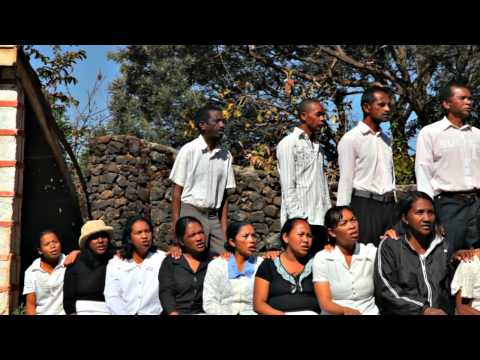 SEKOLY Voantsinapy - Iza no hahasaraka ahy