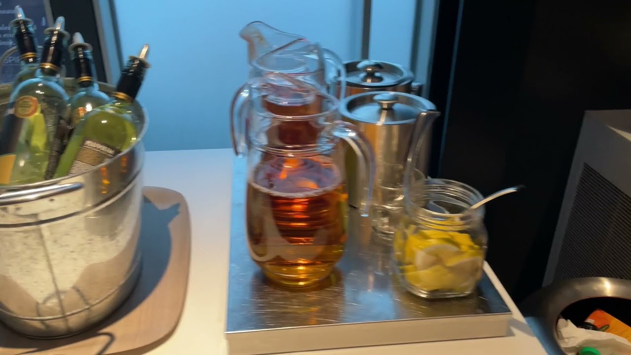 Aspire Lounge (Gate 13)